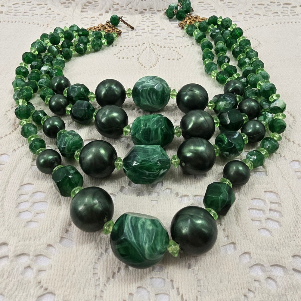 Vintage Green Multi Strand Beaded Statement Necklace Graduated Tiered Marbled - Picture 2 of 10